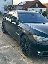 BMW 750i V8 Limosine - BMW 7er Reihe: 8