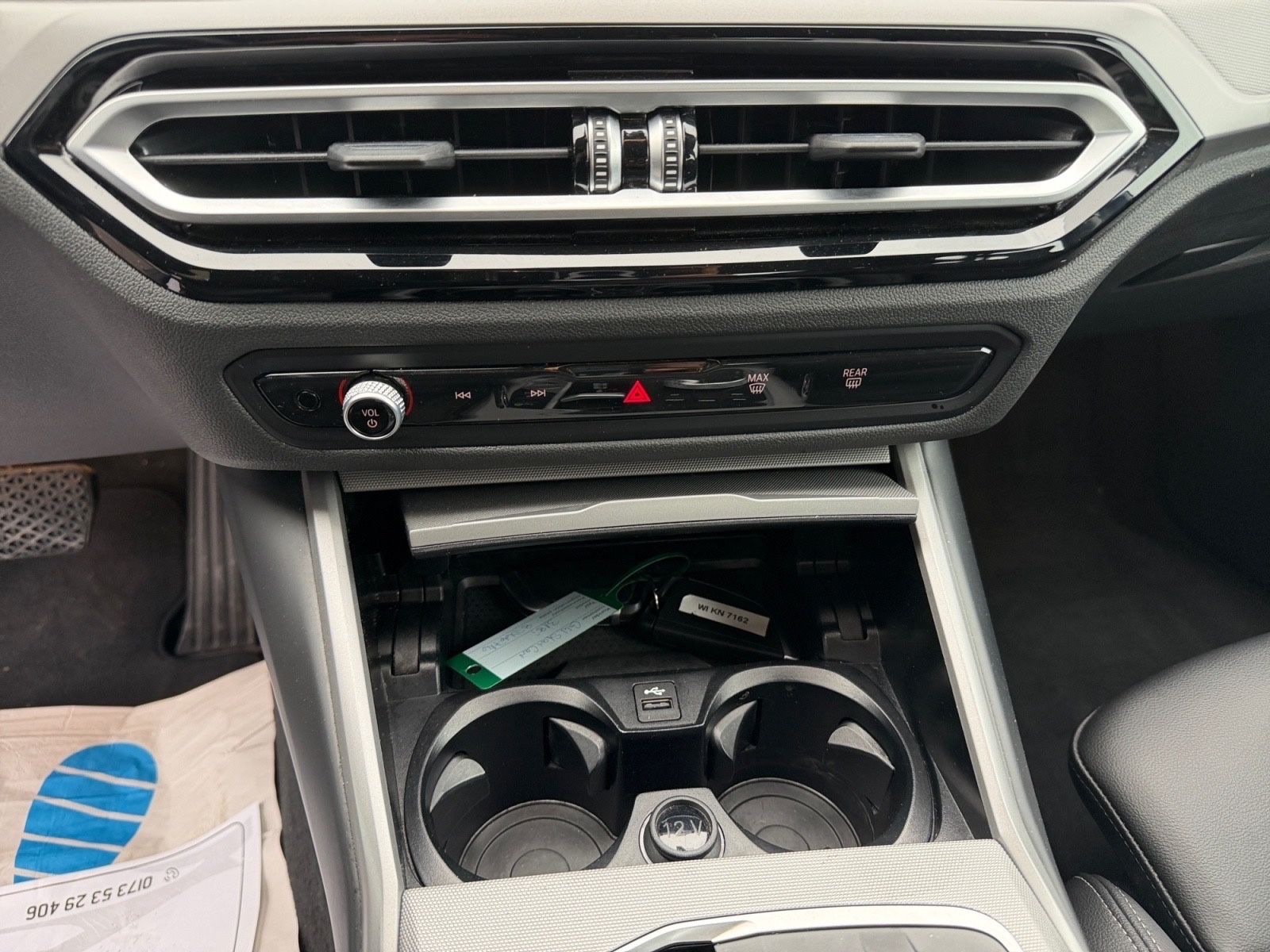 BMW 318 3 Limousine 318 i Navi Leder LED foto 14