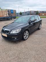 Skoda Octavia 2.0 TDI RS Combi RS - Skoda Octavia aus 2009 mit Diesel-Antrieb