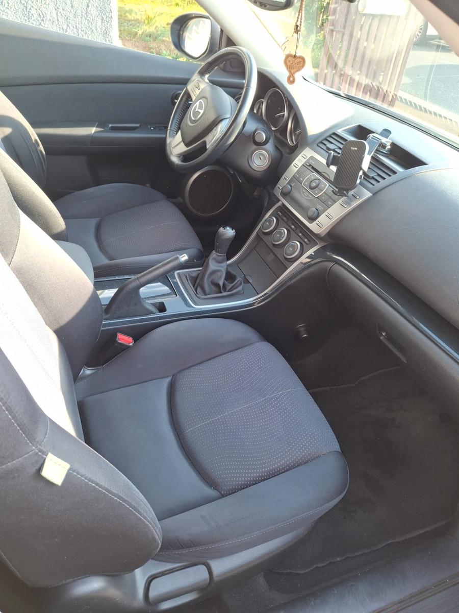 Mazda 6 2010 — interior