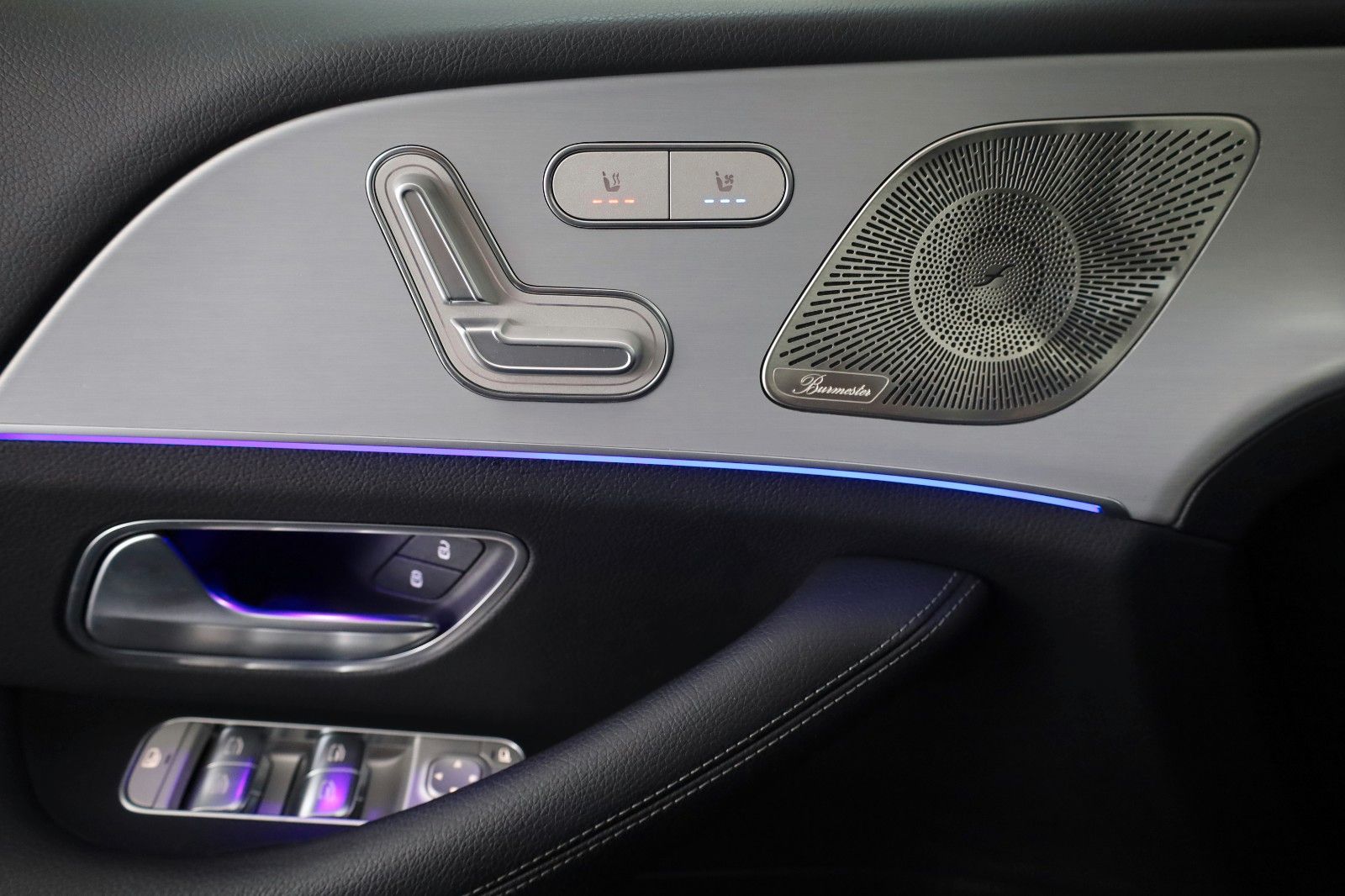 Fahrzeugabbildung Mercedes-Benz GLE 350e 4M AMG Line Leder,Navi,Park/Night-P,AHK