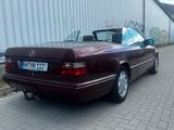 Mercedes-Benz E 200 Cabrio  (A124) Klassiker Youngtimer - rote Mercedes-Benz 200