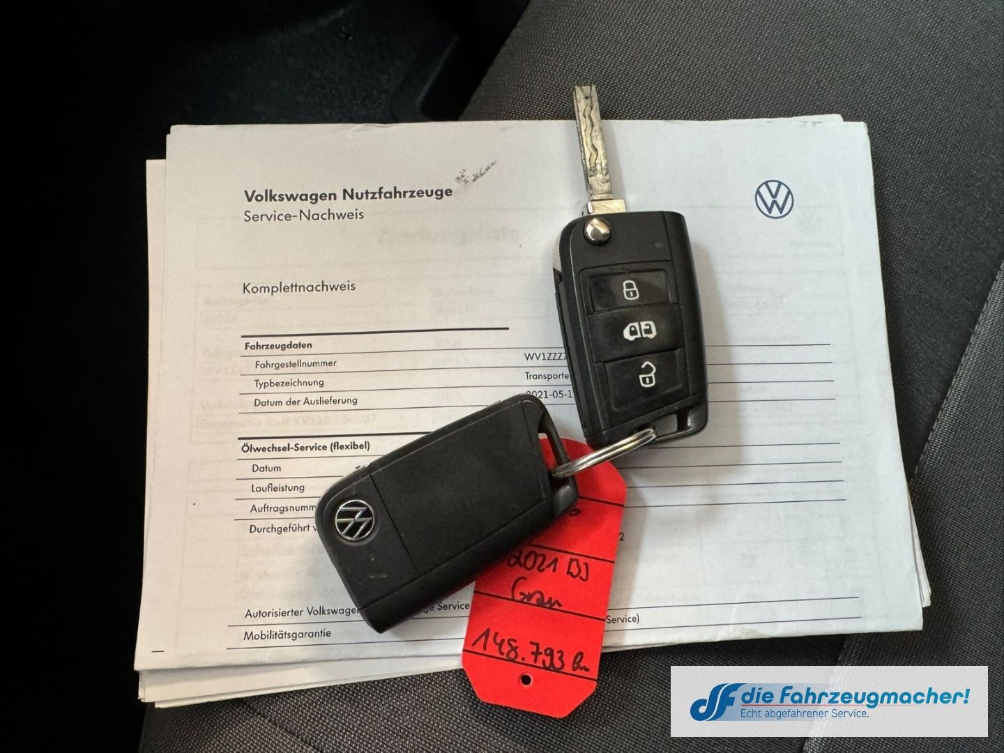 Fahrzeugabbildung Volkswagen T6.1 Transporter Kasten FWD Navi LED ACC Apple C