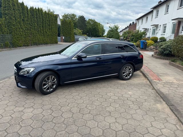MERCEDES-BENZ C 220
