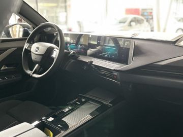 Fotografie 9 des Opel Astra 1.2 Turbo Hybrid 48 V GS Tech Paket