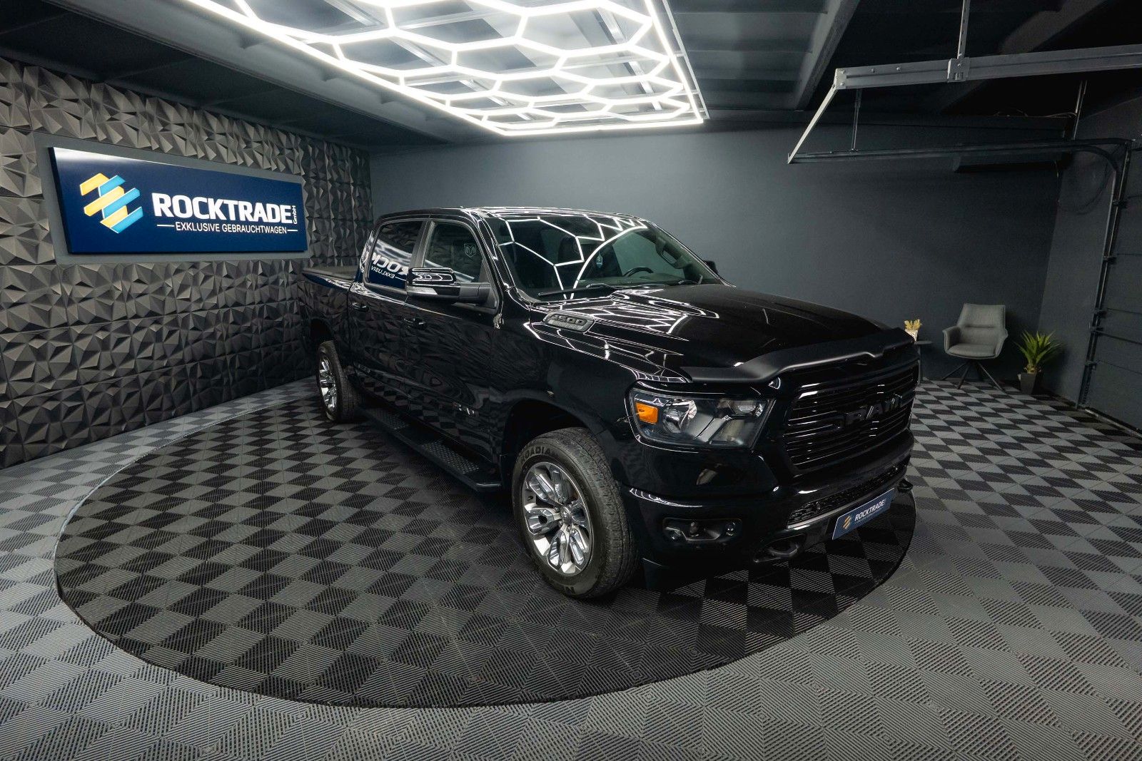 Fahrzeugabbildung Dodge RAM 5.7 V8 HEMI 4x4 BLACK *LPG 200L*Unfallfrei*