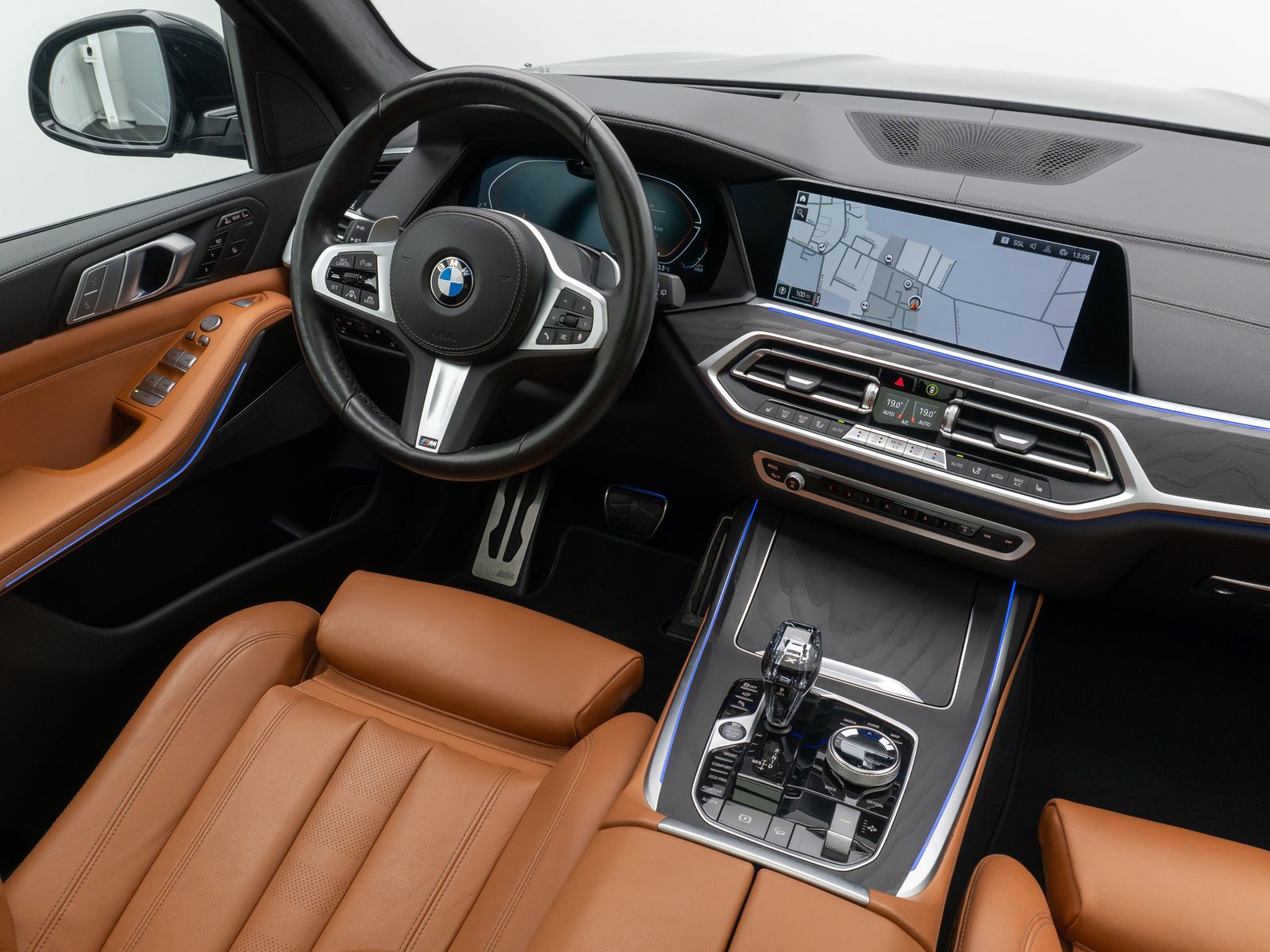 Fahrzeugabbildung BMW X7 xD40d  M Sport 360°Laser DAB Soft-Cl DisplKey