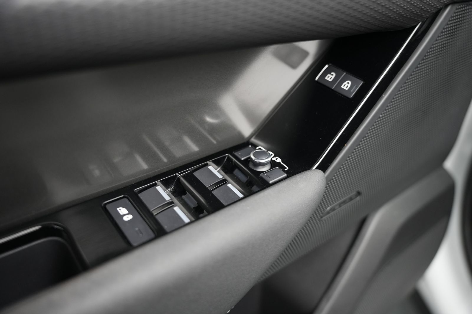 Fahrzeugabbildung Land Rover Range Rover Velar Kamera*Head-UP*Matrix*CarPlay