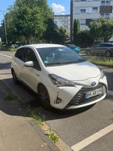 Toyota Yaris 1,5-l-VVT-i Hybrid CVT - - Toyota Yaris Gebrauchtwagen in Düsseldorf