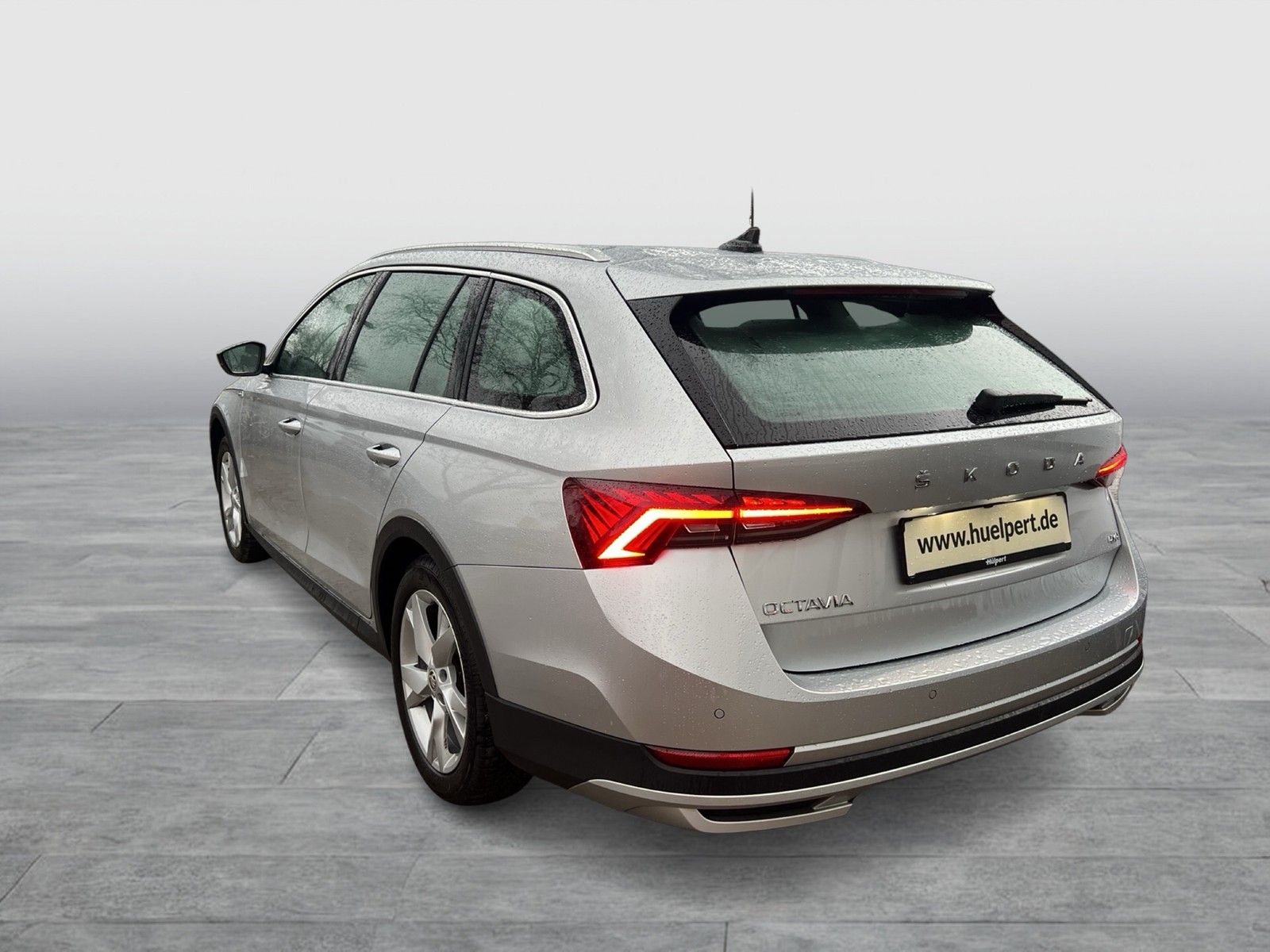 Skoda Octavia Combi 2.0 SCOUT 4X4 LM18 MATRIX CARPLAY imagem 3