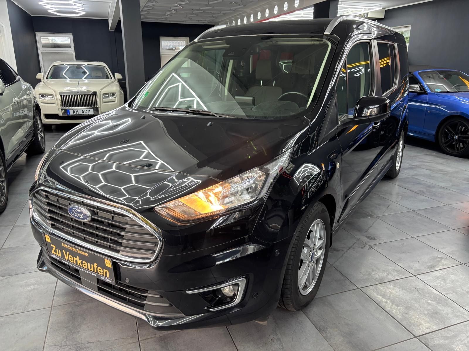 Ford Grand Tourneo - 1