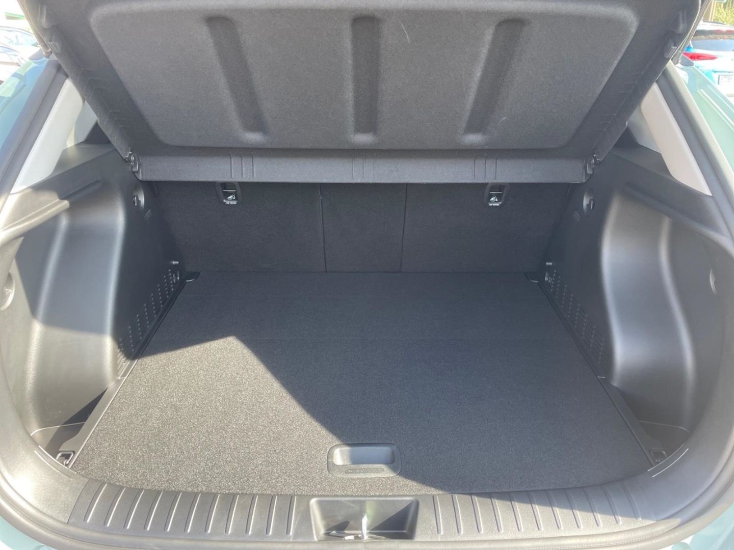 Fahrzeugabbildung Hyundai KONA 1.6 Hybrid Trend Lichtpaket Navigation LED