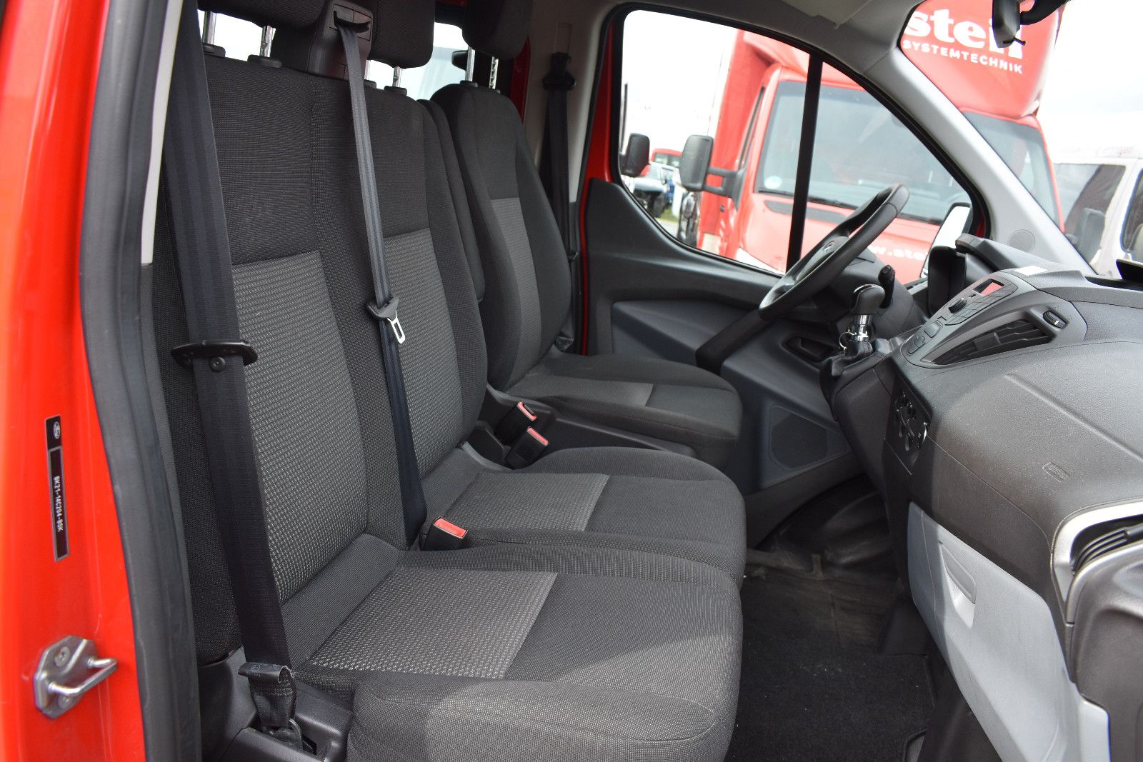 Fahrzeugabbildung Ford Transit Custom/ Kombi 300 L1* 1821*