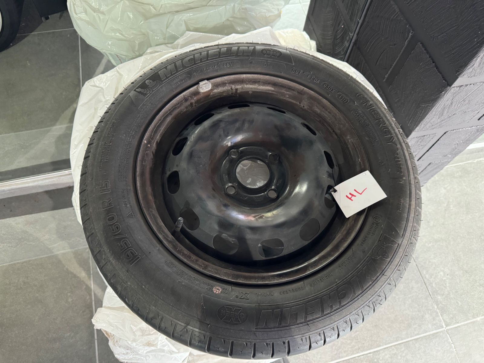 Fahrzeugabbildung Ford Fiesta Cool & Connect/APPLE/8-FACH/SZHZ/
