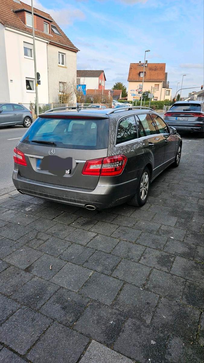 Mercedes-Benz 350 2010 — rear view