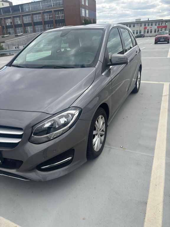 Image of Mercedes-Benz B 180