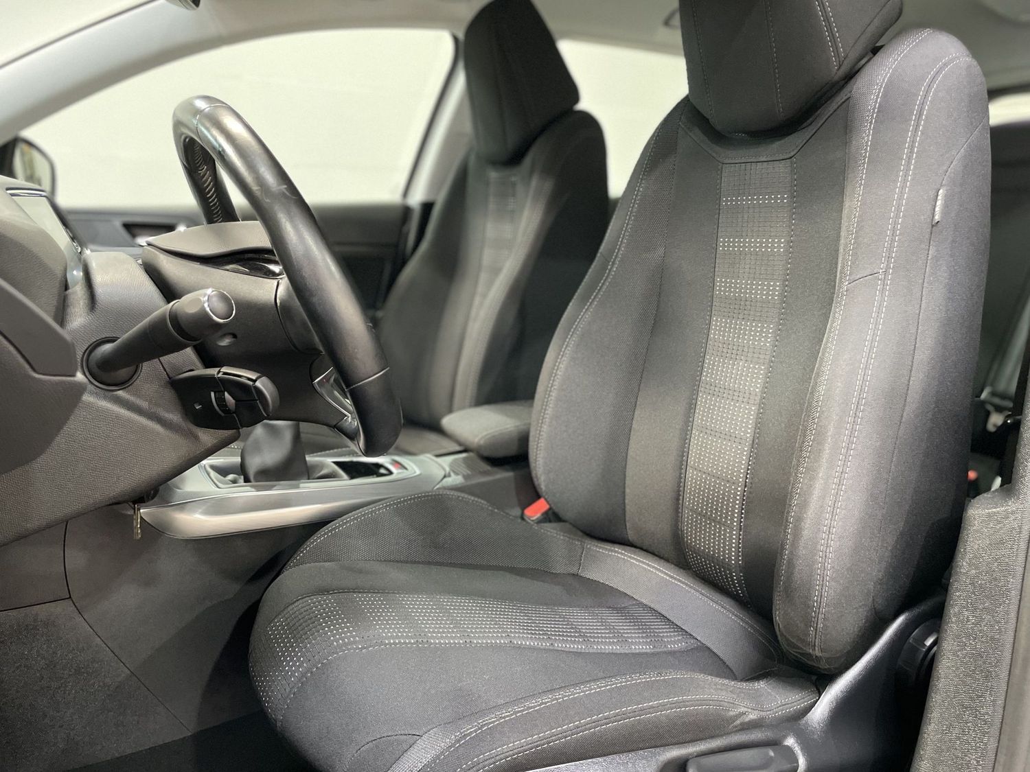 Fahrzeugabbildung Peugeot 308 Allure #LED#Tempomat#PDC#Navi