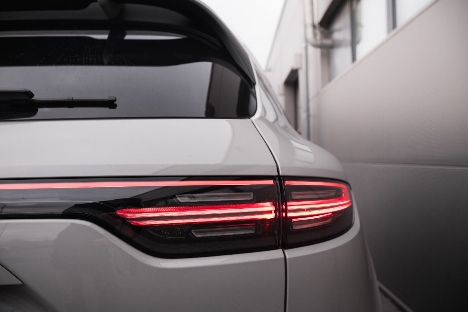 Fahrzeugabbildung Porsche Cayenne GTS-PASM-LED-Inno-360-HUD-BOSE