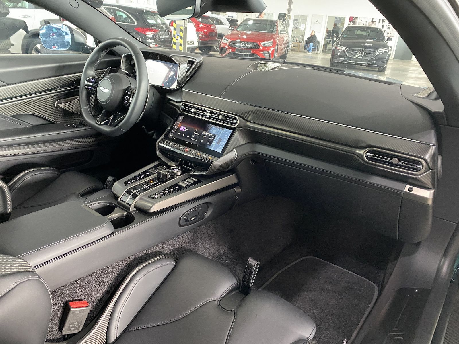 Fahrzeugabbildung Aston Martin Vanquish Q Satin/Carbon/Exhaust-Titan/UPE 50500,