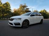Skoda Octavia Combi 2.0 TSI DSG RS 245+STHZ+PANO+KESSY