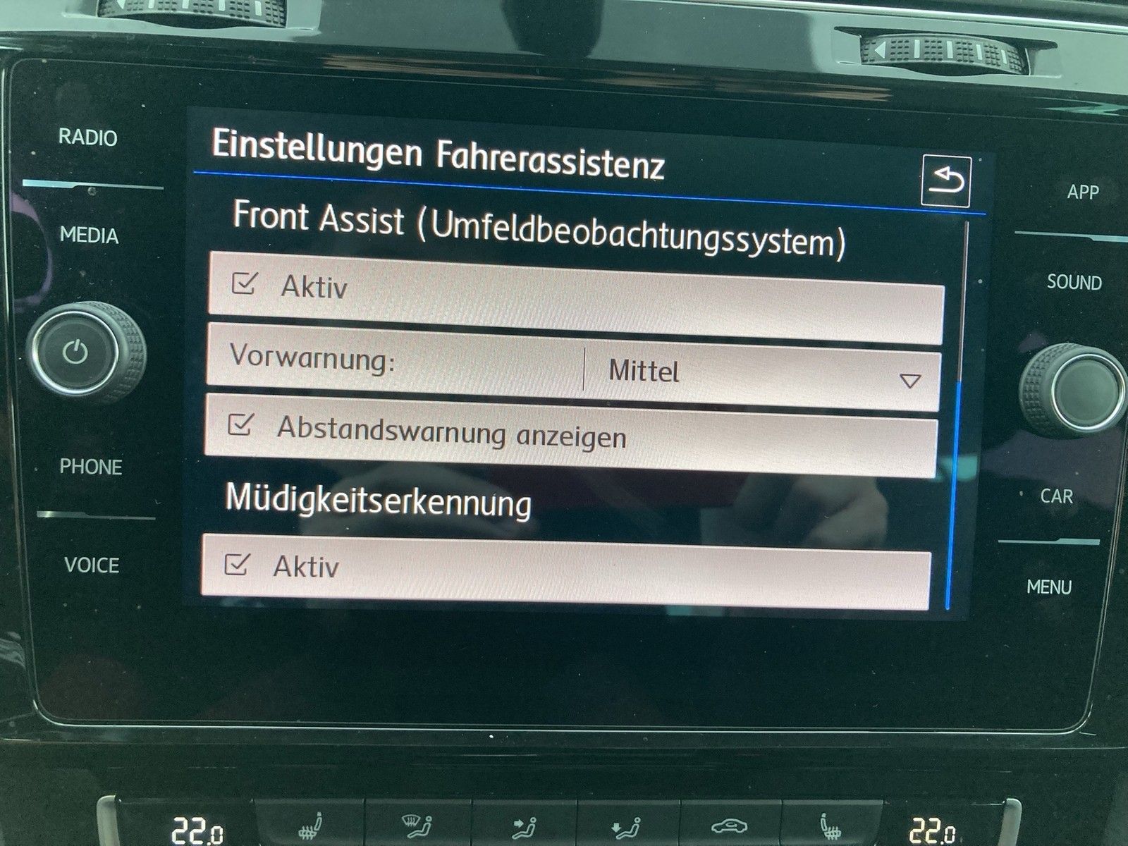 Fahrzeugabbildung Volkswagen Golf VII Lim. TSI Sound LED ACC PDC APP-Connect