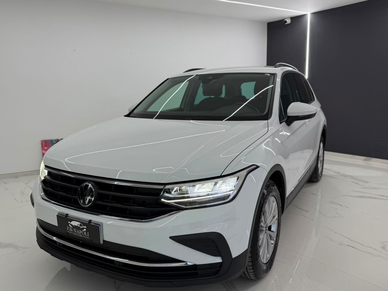 Volkswagen Tiguan 2.0 TDI 150 CV SCR DSG Eleganc imagem 2