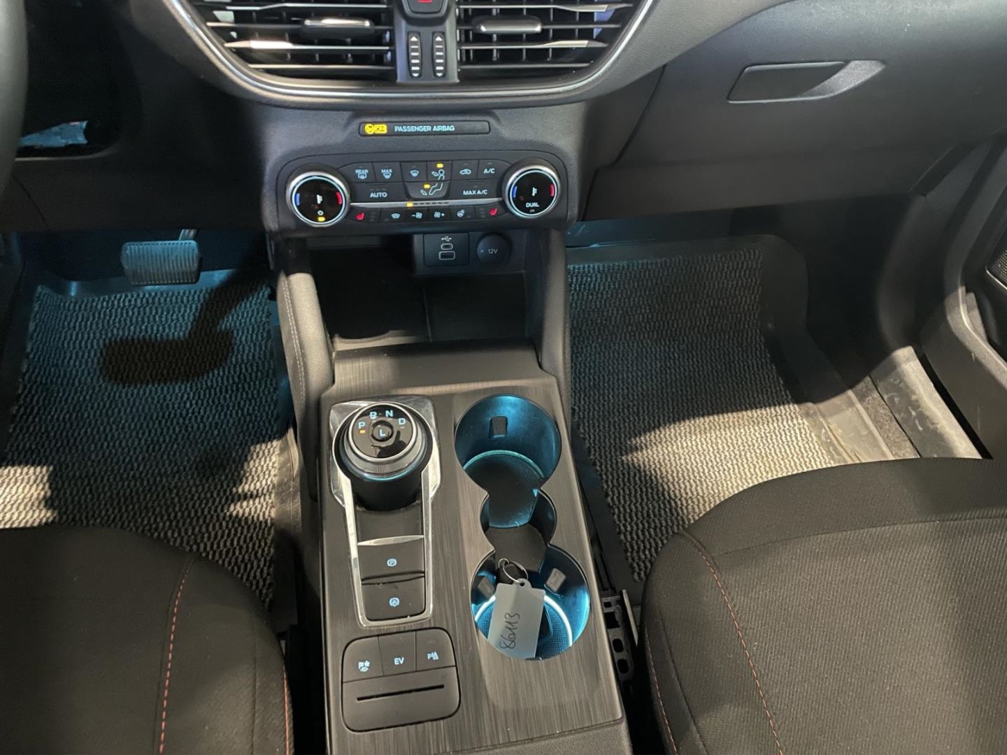 Fahrzeugabbildung Ford Kuga Plug-In Hybrid Titanium LED WINTERPAKET