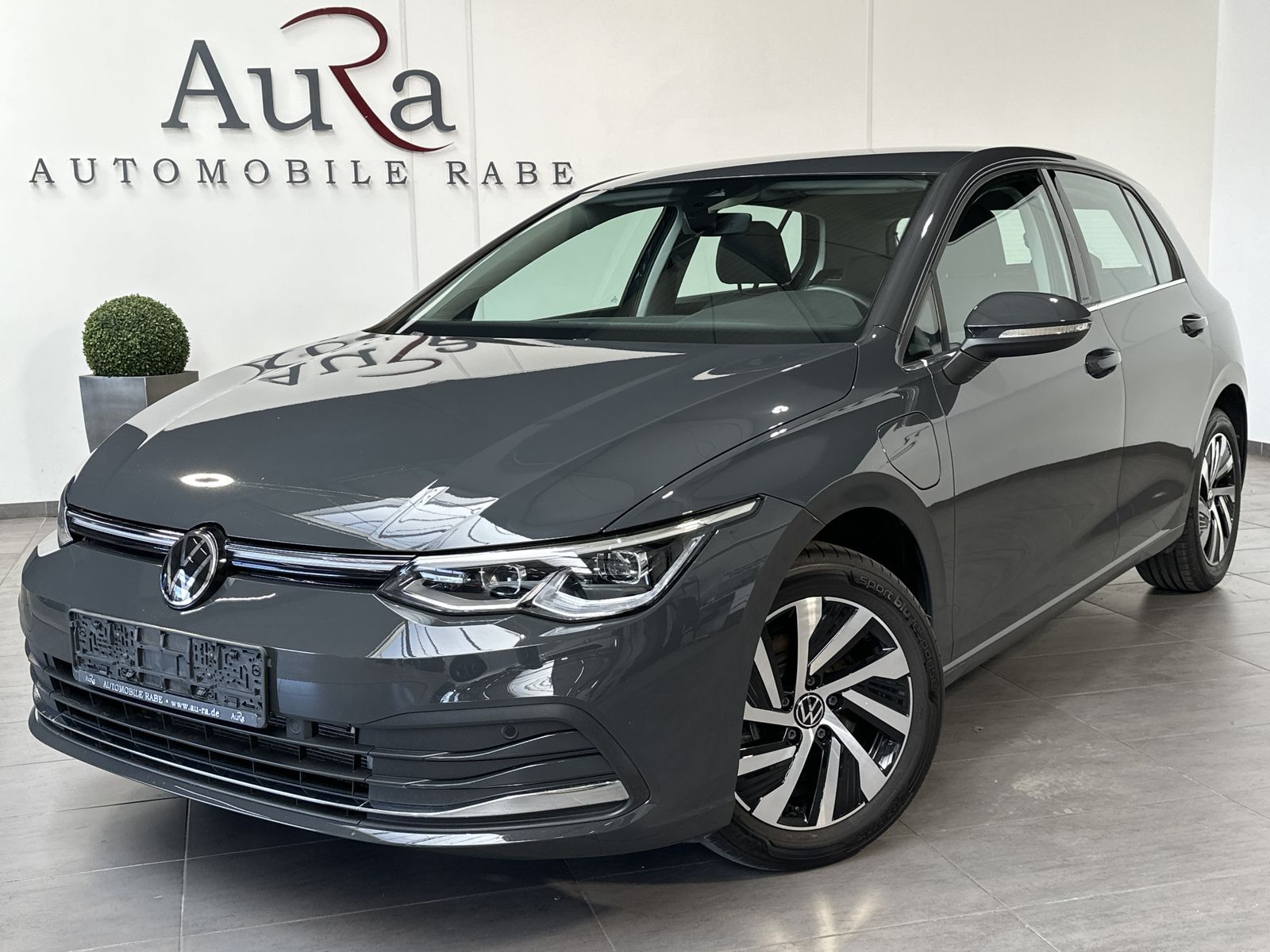 Fahrzeugabbildung Volkswagen Golf 1.4 TSI DSG Style eHybrid NAV+LED+AHK+KAMER