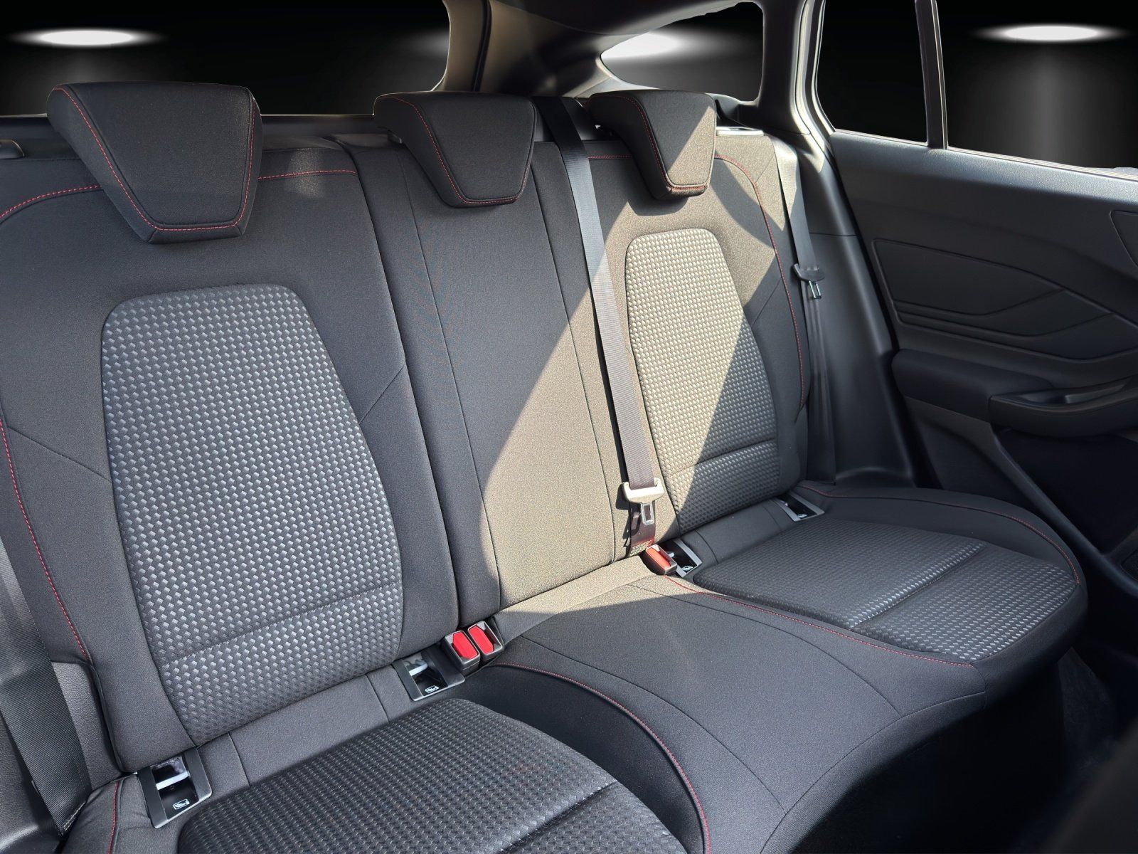 Fahrzeugabbildung Ford Focus Turn. ST-Line Styling Pak. Winter Pak.