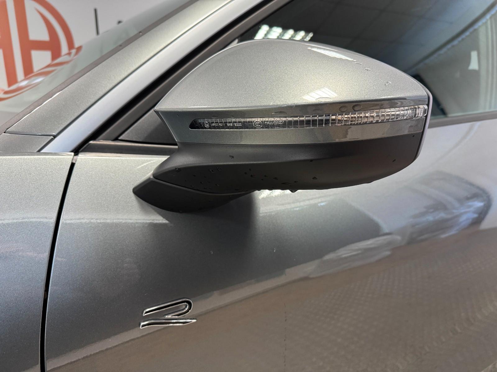 Volkswagen T-Roc 1.5 neues Modell R-Line AHK*elek Kofferr., миниатюра 9