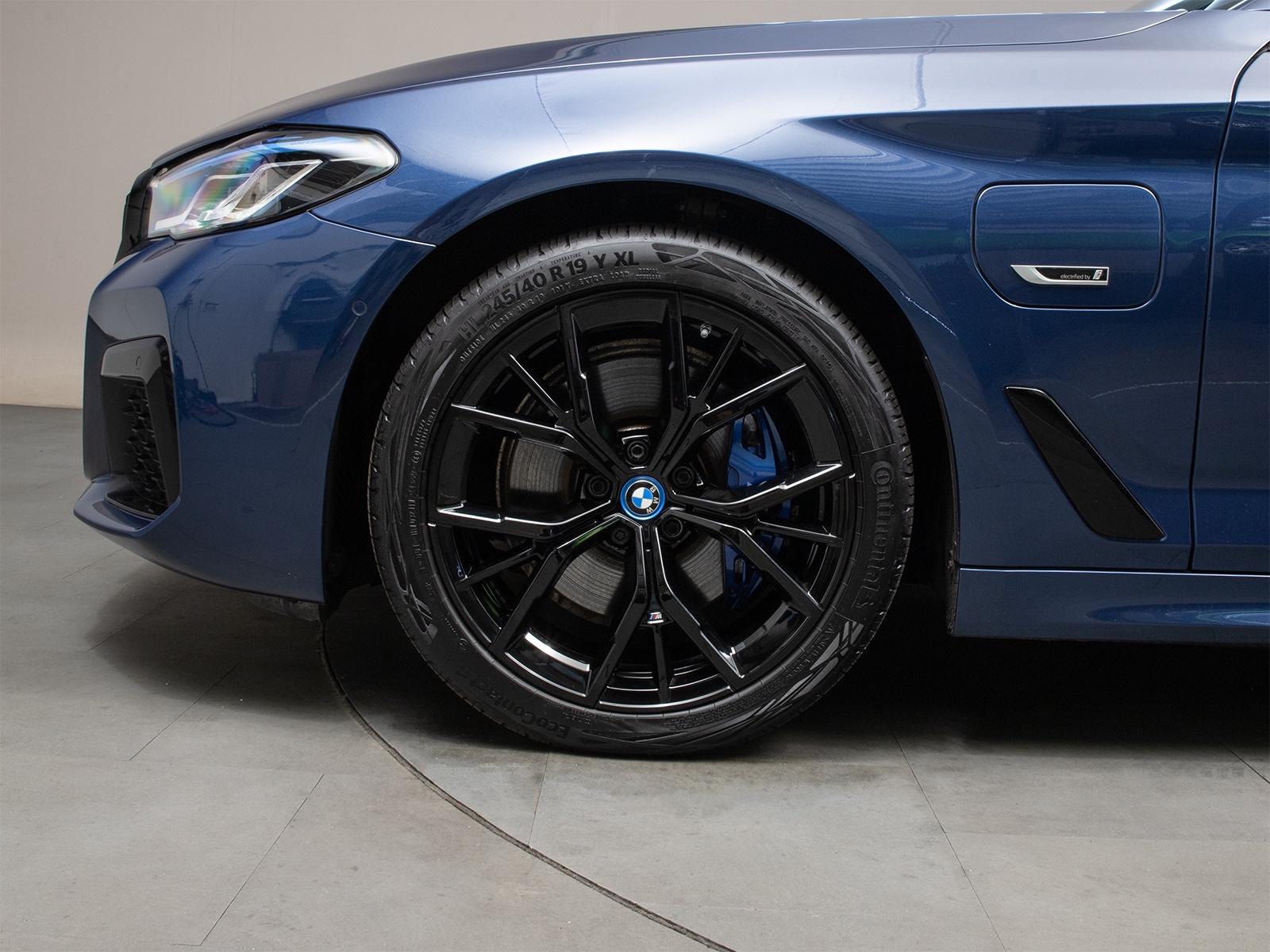 BMW 530 E TOURING 292CH - M-SPORT - HUD - HAYON ÉLECTRIQUE - HISTORIQUE ENTRETIEN BMW - 43.800 KMS