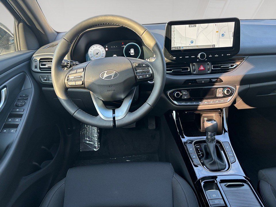Fahrzeugabbildung Hyundai i30 1.0T 100PS DCT ADVANTAGE Plus-Paket
