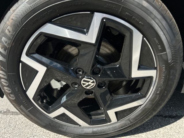 Fahrzeugabbildung Volkswagen Taigo 1,0 TSI R-LINE LED MATRIX APP CONNECT DAB