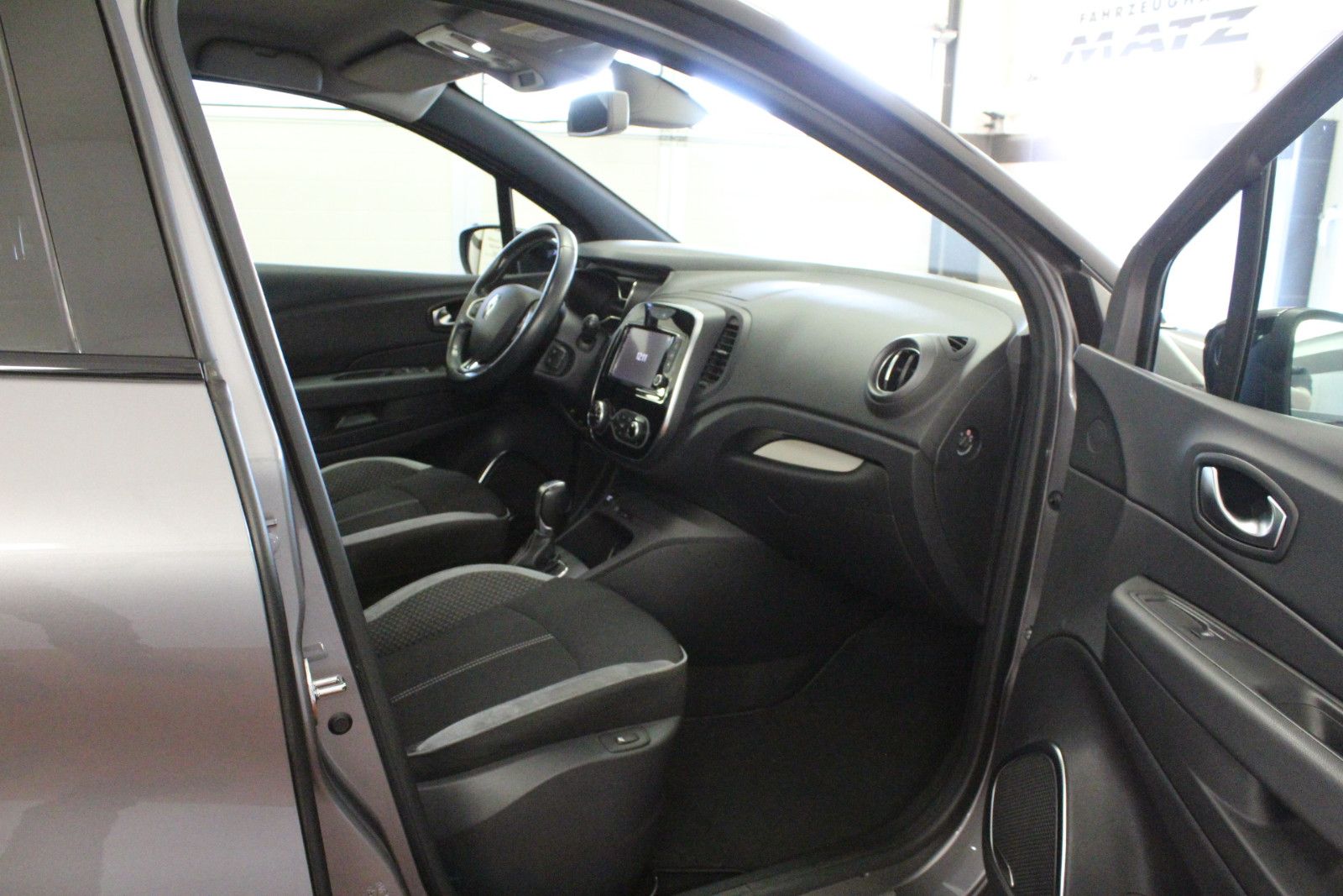 Fahrzeugabbildung Renault Captur TCe 150 EDC GPF Bose Edition