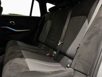 BMW 330 - Vorschau Bild 13