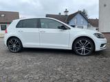Volkswagen Golf VII IQ.DRIVE 1.6 TDI LED ACC PDC Klima usw. - mit Diesel-Antrieb: Us