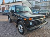 Lada Niva*AHK*CD-Radio*2 Hand*Tüv 08.2027*4x4* - gebrauchte Lada Niva aus dem Jahr 2021