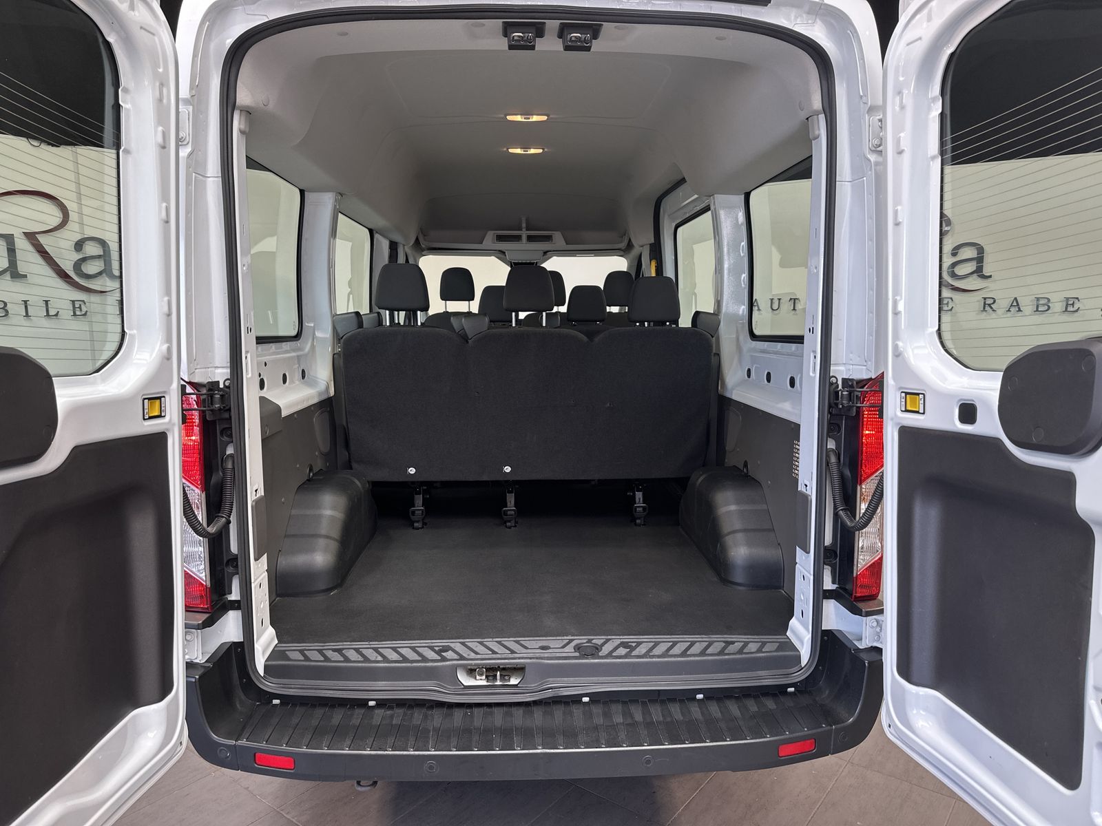 Fahrzeugabbildung Ford Transit 350 L2H2 9-Sitzer CARPLAY+DAB+BLUETOOTH