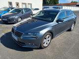 Skoda Superb 2.0 ** Style / Navi ** mit Garantie - Skoda Superb aus 2016 mit Diesel-Antrieb: Kombi, 2.0