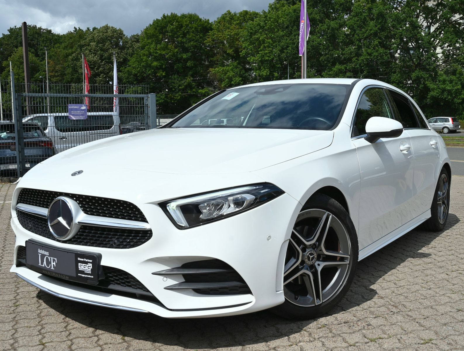 MERCEDES-BENZ A 180 AMG Line CarPlay Navi 1.Hd LED Cam
