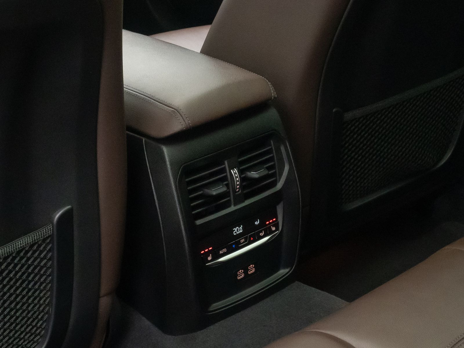 Fahrzeugabbildung BMW 320d xD Luxury Line HUD Panorama H/K Laser Voll