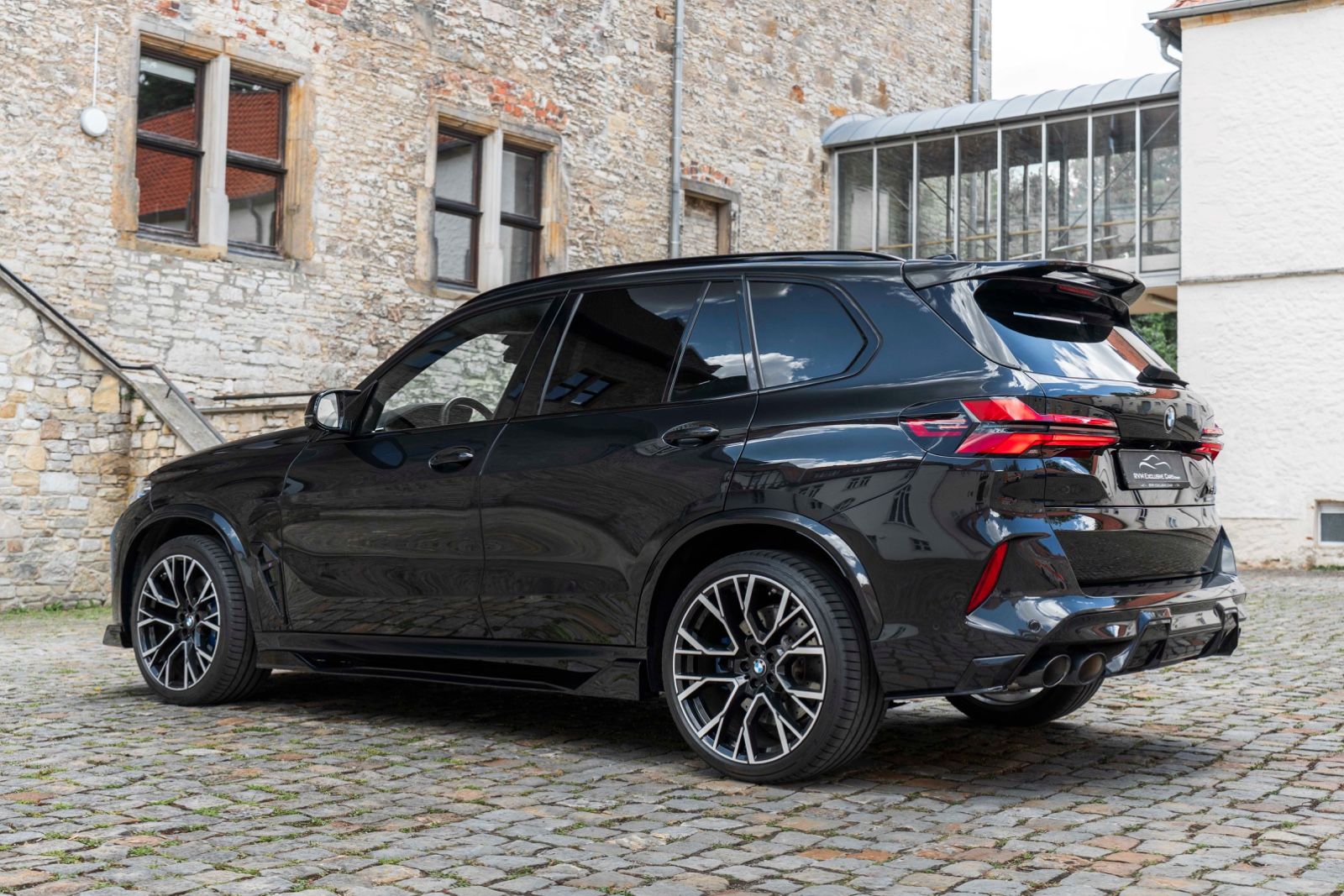 Fahrzeugabbildung BMW X5 M Competition B&W HUD 360 MASSAGE CARPLAY ACC
