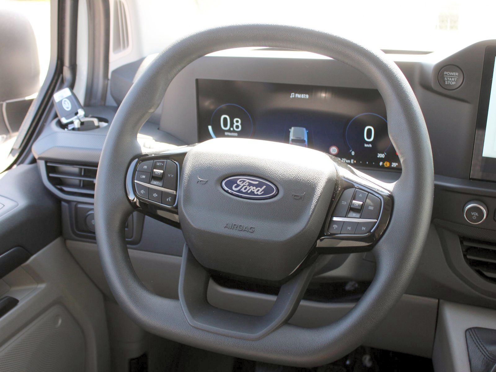 Fahrzeugabbildung Ford Transit Custom 320 L1 FWD Trend