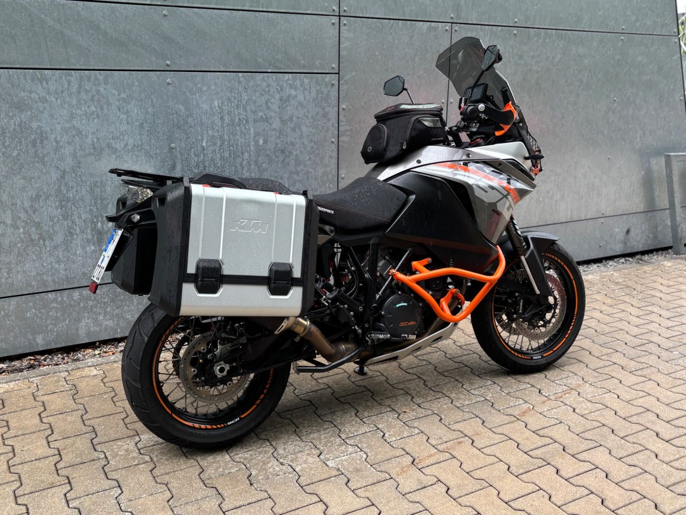 Fahrzeugabbildung KTM 1190 Adventure, viel Zubehör