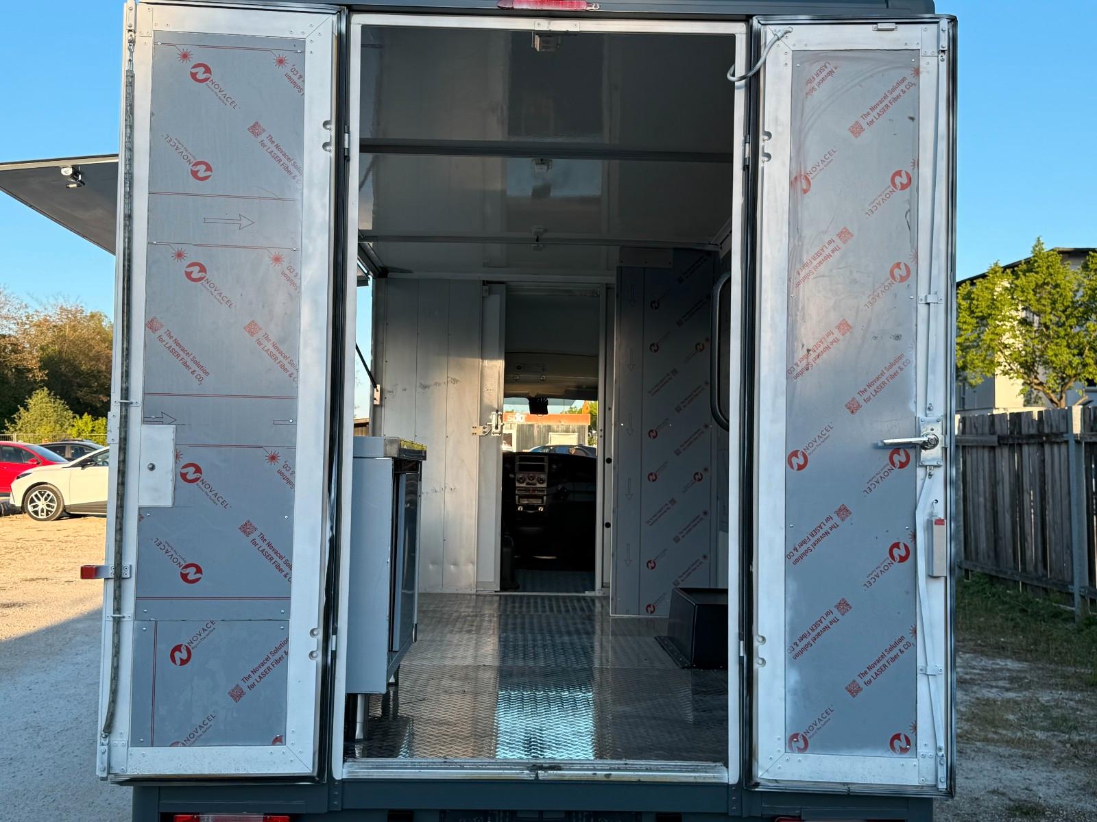 Iveco Han Foodtruck & Imbisswagen & Verkaufswagen