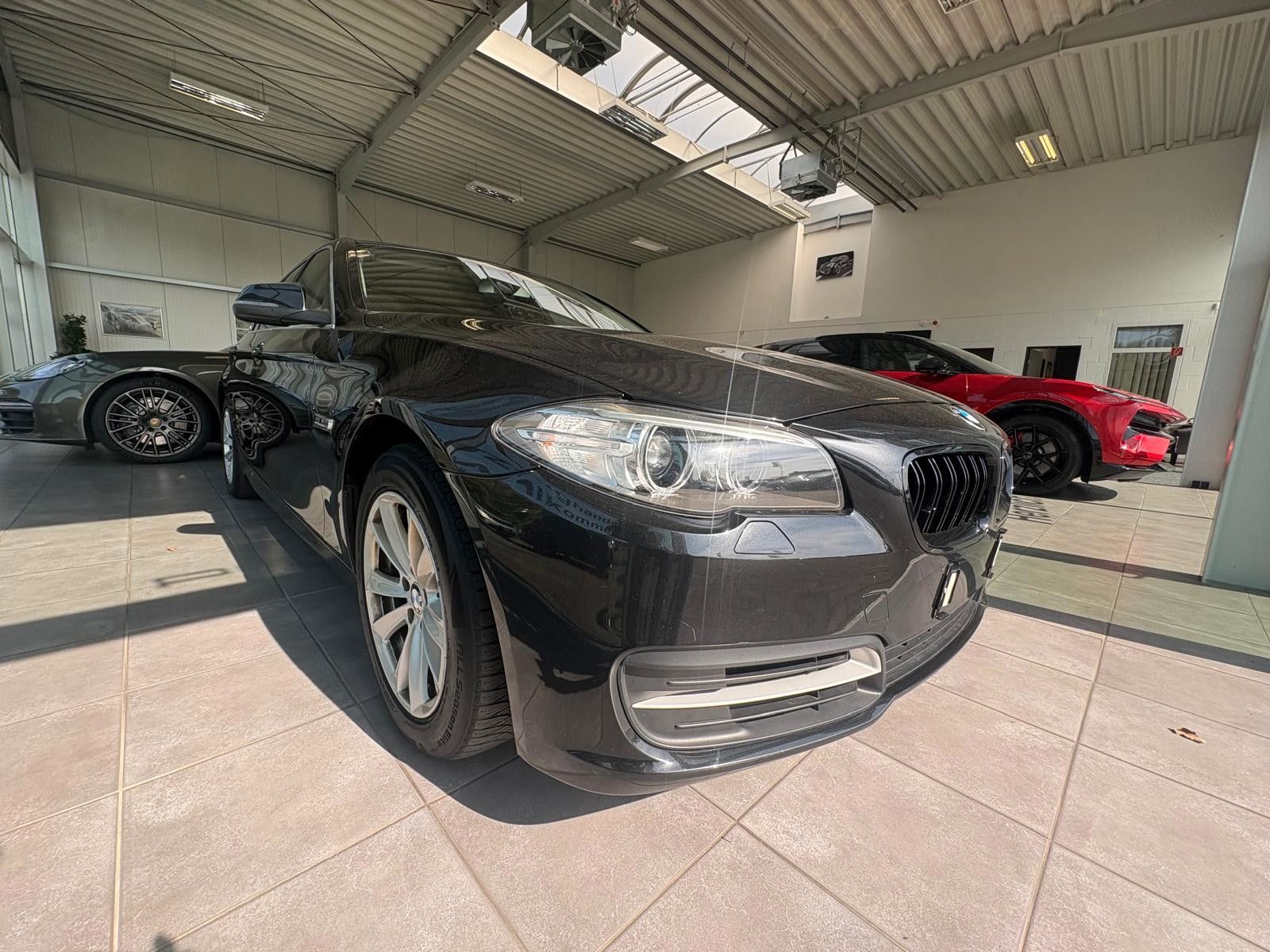 Fahrzeugabbildung BMW 518 Touring/E-Sitze/Navi/PDC/Xenon