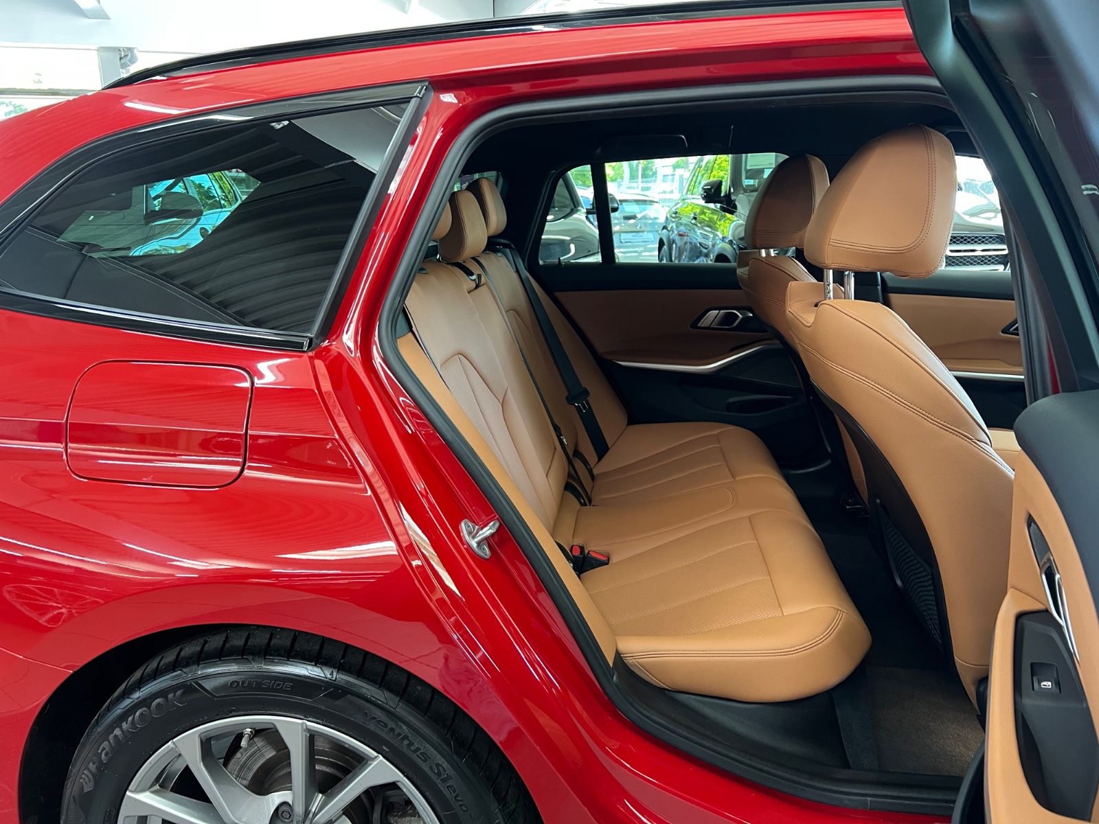 BMW 318 d Touring LED+Sensatec+Harman-Kardon+DA uvm. foto 17