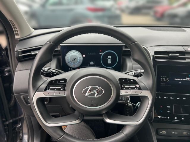Fahrzeugabbildung Hyundai Tucson Select 2WD+LED-Paket Navi Digitales Cockp