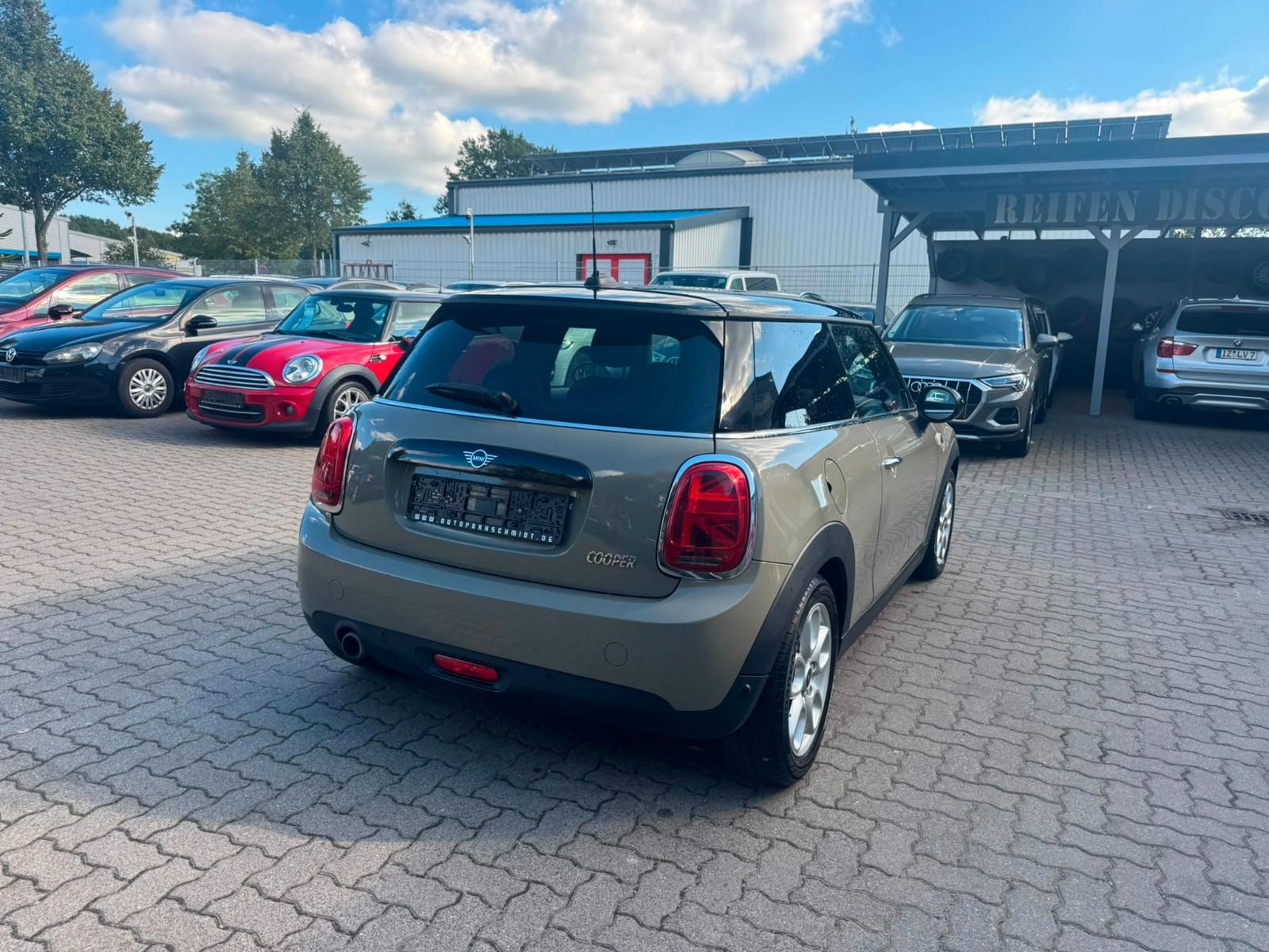 MINI COOPER SITZH°PDC°KLIMATR°PANO°TEMPOM°ALU°SH VOLL