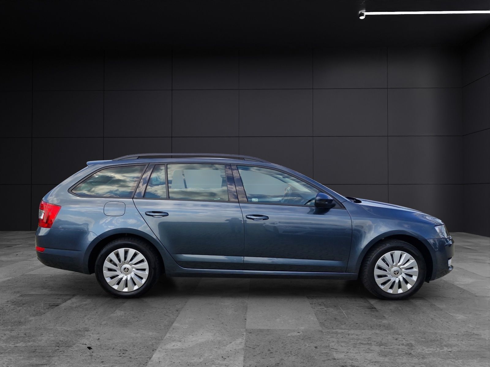 Fahrzeugabbildung SKODA Octavia Combi TSI Ambition Navi Klima GRA PDC